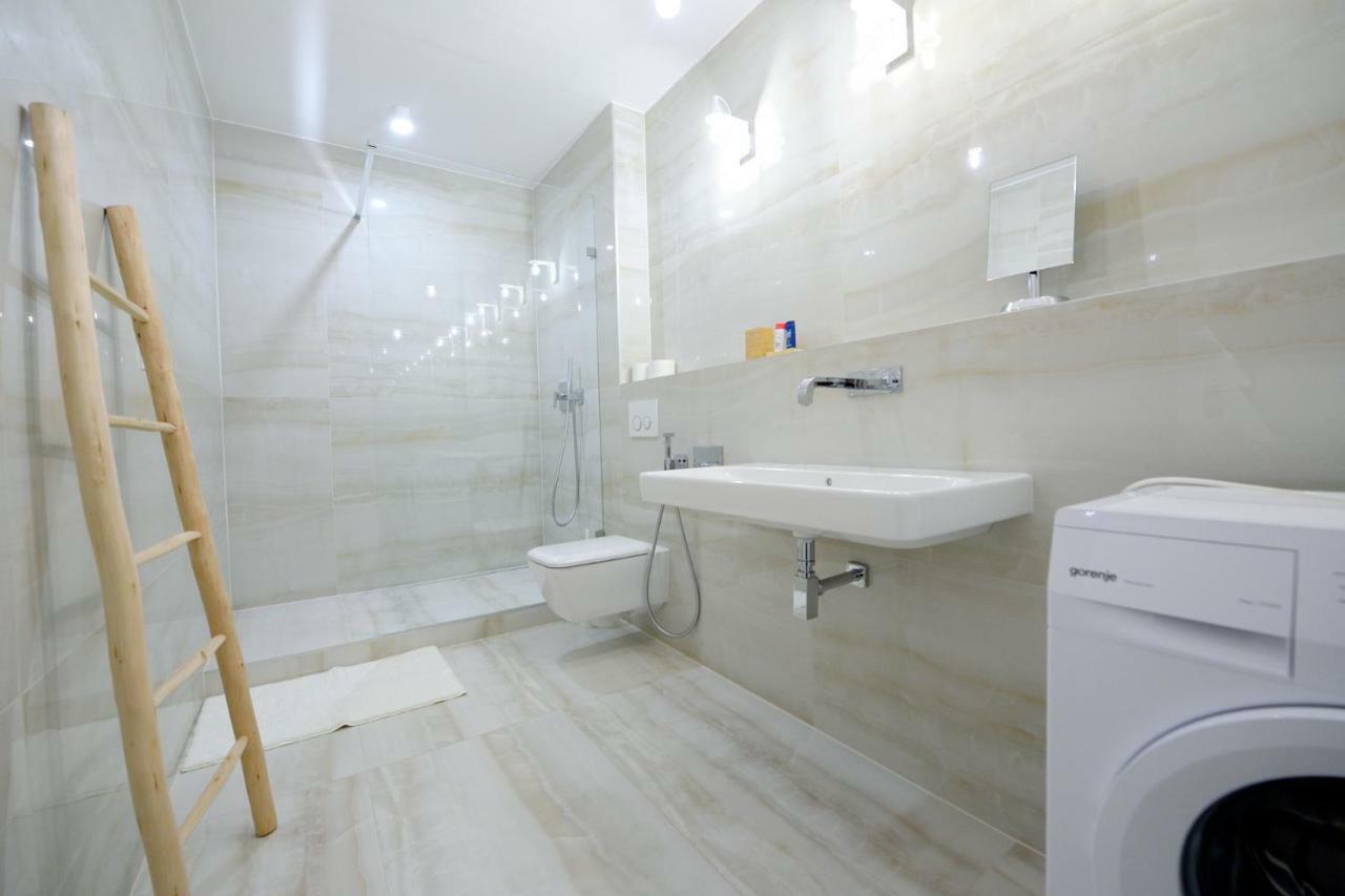Center Aupark Apartment Piest'any Exterior foto